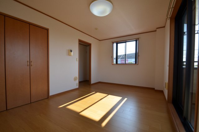 居室・リビング　９帖の洋室