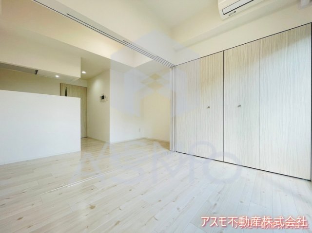 居室・リビング　同マンション別部屋参考写真