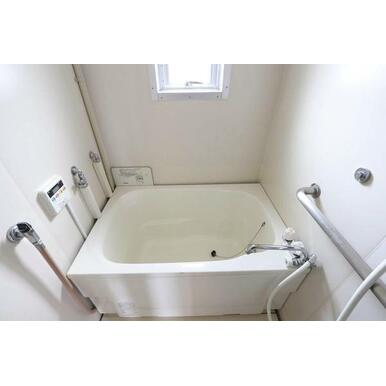 バス・シャワールーム　※写真は同シリーズ類似物件を含む為現況優先とさせて頂きます