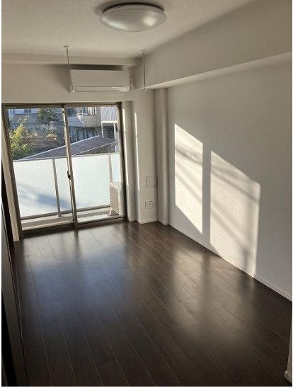 居室・リビング　※別号室参考写真