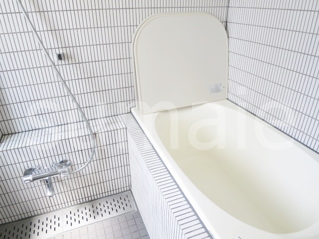 バス・シャワールーム　日当たりの良いバスルームです♪