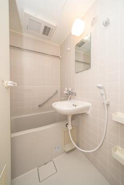 バス・シャワールーム　※写真は同タイプ住戸です。