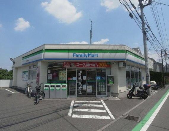 コンビニ　ファミリーマート（コンビニ）まで2838m