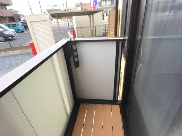 バルコニー　陽当たり良好なバルコニーです