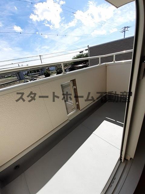 バルコニー　外からの目が気にならないバルコニーで洗濯物が干せます