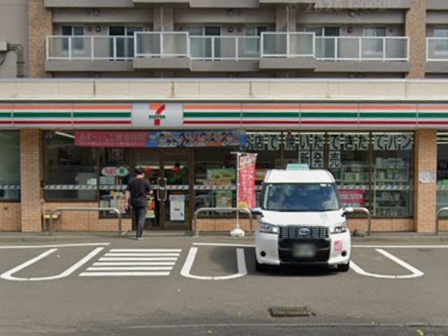 コンビニ　セブンイレブン札幌北3条店（コンビニ）まで407m