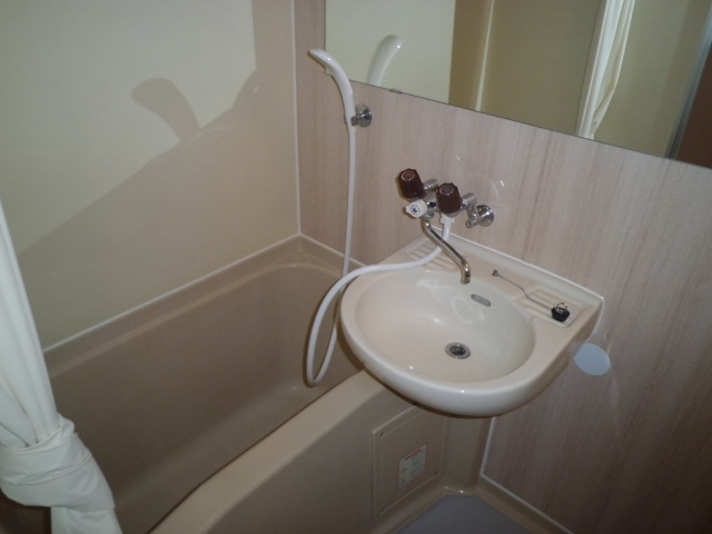 バス・シャワールーム　日々の疲れを癒すお風呂付です