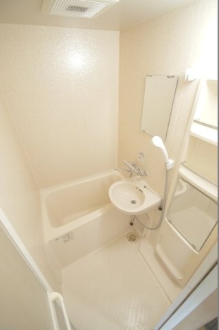 バス・シャワールーム　※別部屋の参考写真となります※現況優先※