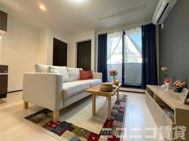 居室・リビング　モデルルームの写真のため、現状を優先致します。