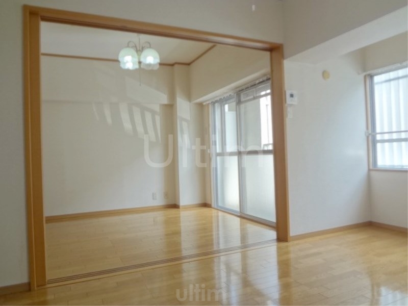 居室・リビング　室内