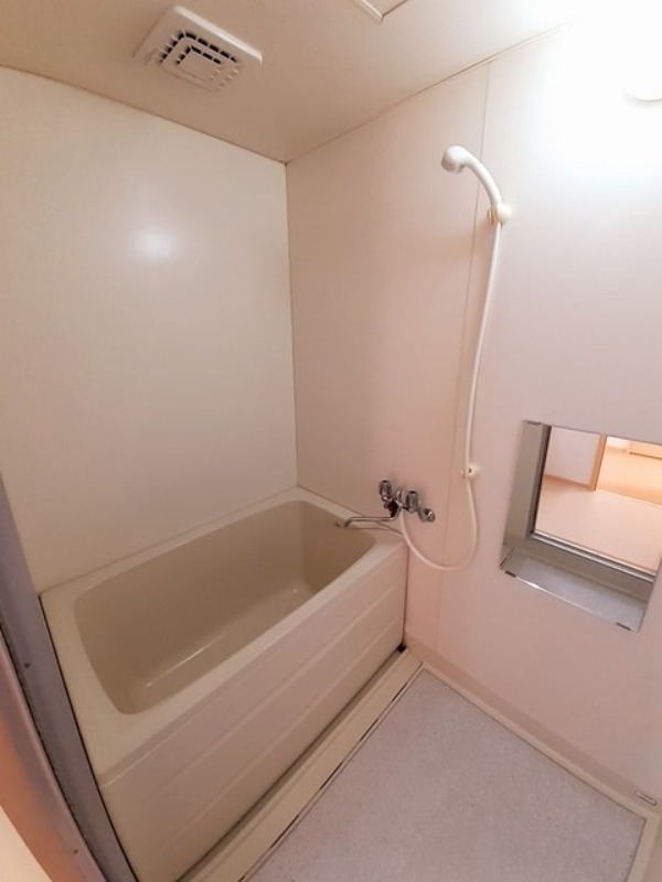 バス・シャワールーム　図面と現状に相違がある場合には現状を優先