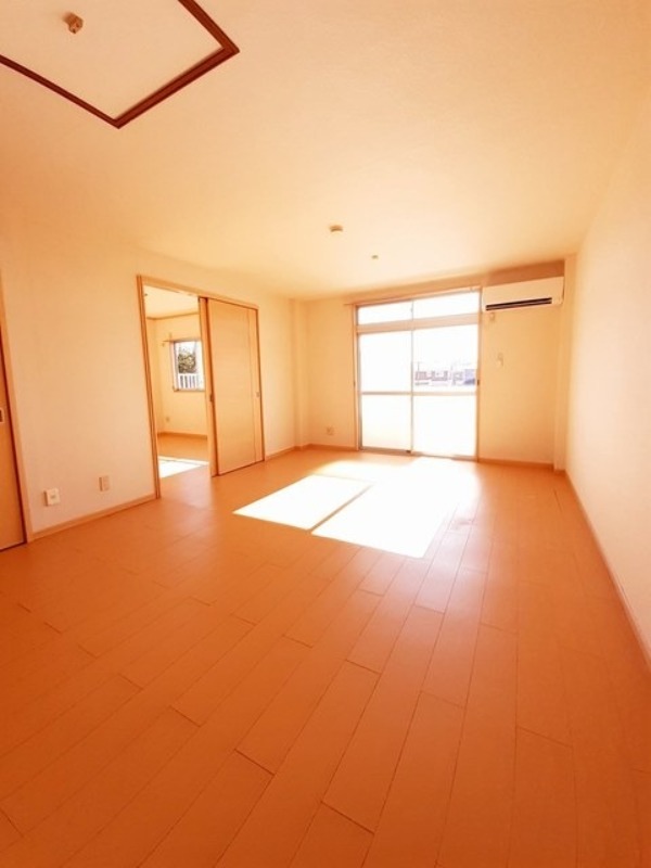 居室・リビング　図面と現状に相違がある場合には現状を優先