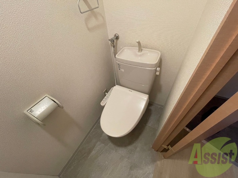トイレ　こちらはトイレです。清潔感があり、安心して使用できます。