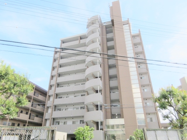 建物外観　大きな分譲型マンション