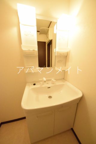洗面設備　忙しい朝には欠かせない洗面所です