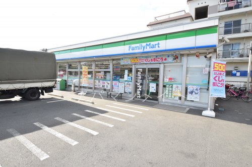 コンビニ　ファミリーマート東戸塚名瀬下店（コンビニ）まで527m