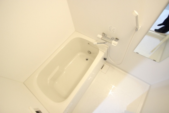バス・シャワールーム　※別部屋の写真です
