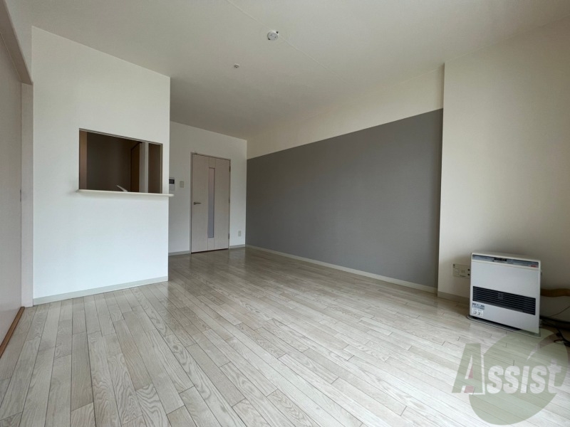 居室・リビング　広くてキレイなお部屋が広がっていて、充実した生活が送れそう。