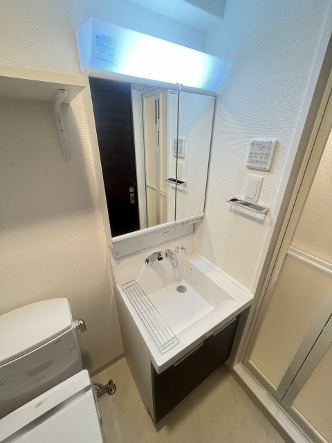 洗面設備　モデル写真