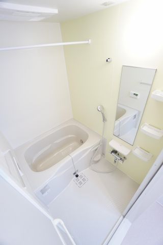バス・シャワールーム　※同物件・反転タイプの写真です