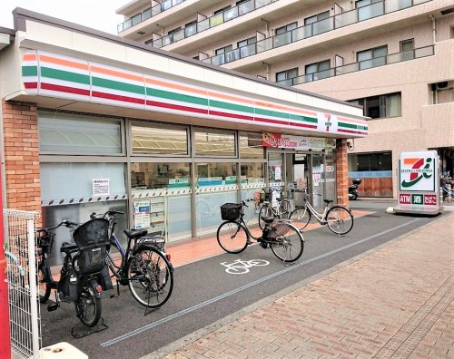 コンビニ　セブンイレブン 藤沢辻堂駅東店（コンビニ）まで370m