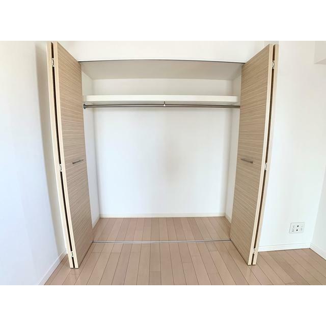 収納　広々クローゼットで使いやすい