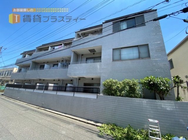 建物外観　角地に建ってるので日当たりがＧＯＯＤです。