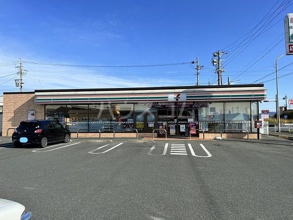 コンビニ　セブン-イレブン 豊川牛久保町店（コンビニ）まで941m