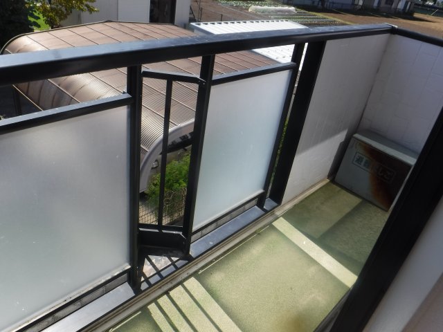 バルコニー　他のお部屋の参考写真となります。