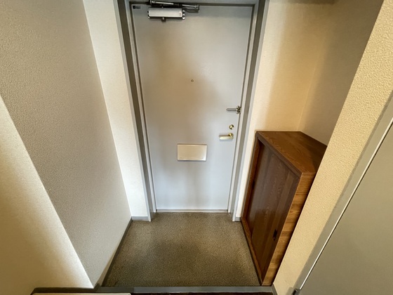 玄関　※別部屋の写真です