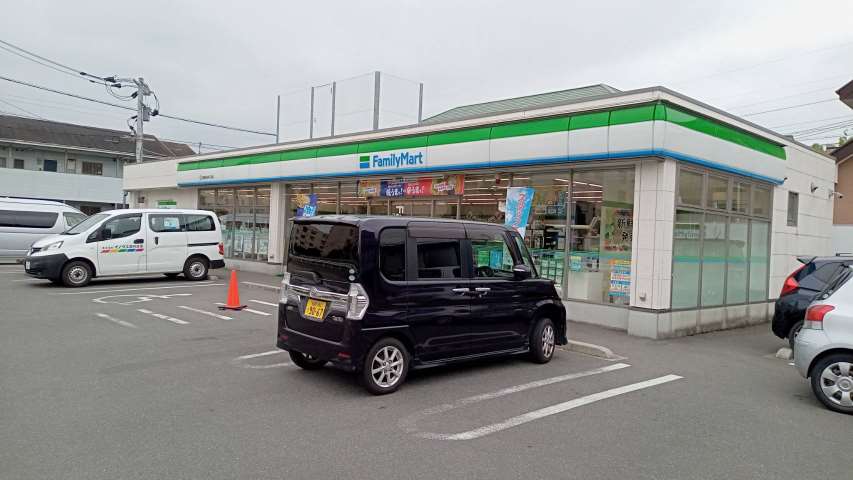 コンビニ　ファミリーマート福岡弥永４丁目店（コンビニ）まで377m