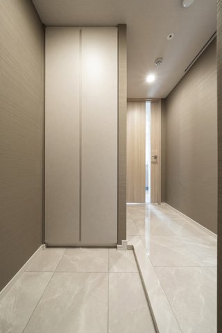 玄関　※写真は同タイプ住戸です。