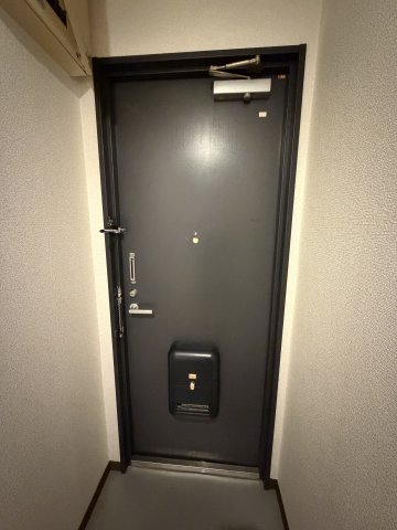 メゾンラフォーレの玄関写真