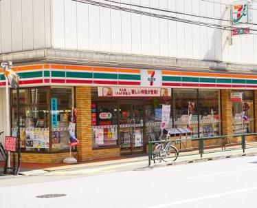 コンビニ　セブンイレブン文京千石1丁目店（コンビニ）まで382m