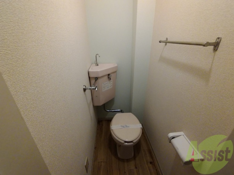 トイレ　こちらはトイレです。清潔感があり、安心して使用できます。