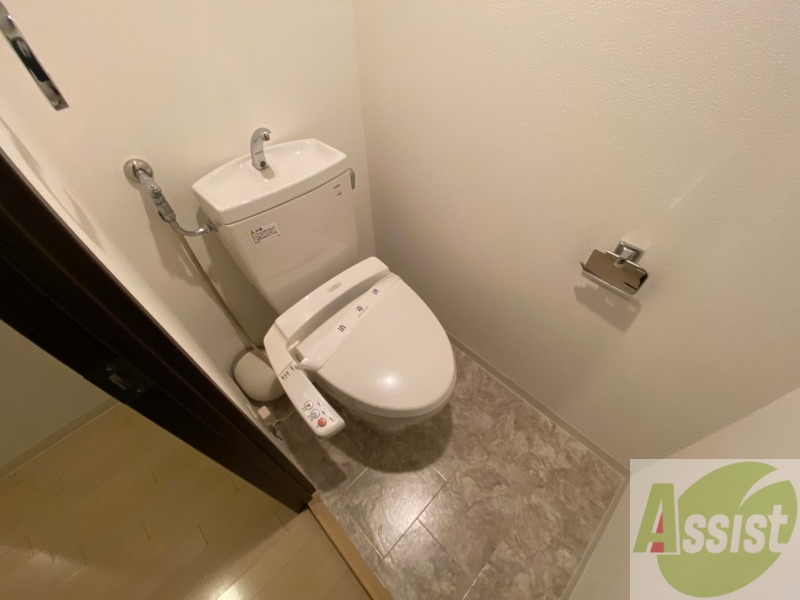 トイレ　こちらはトイレです。清潔感があり、安心して使用できます。