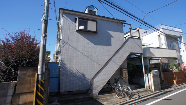 建物外観　２４時間管理だから入居中のトラブルも安心ですね☆