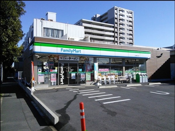 コンビニ　ファミリーマート 臼井駅北口店（コンビニ）まで809m