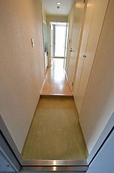 玄関　弊社は都内全域の物件をご紹介可能です！