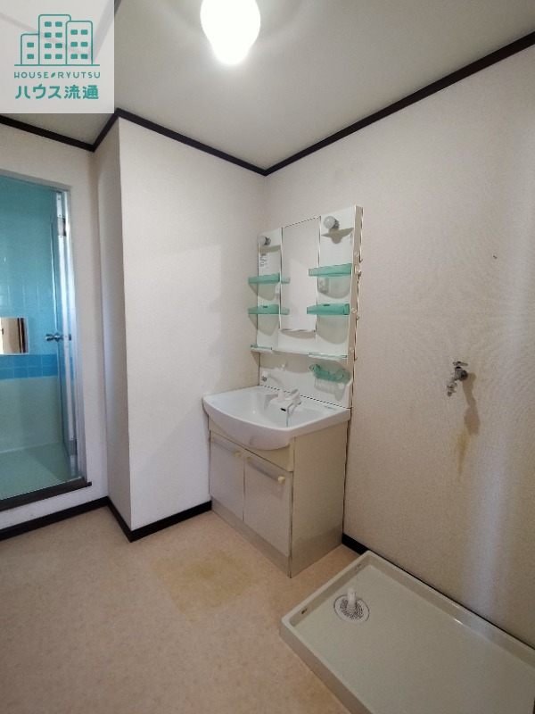 洗面設備　※別号室の写真になります。