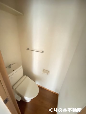 トイレ　コンパクトで使いやすいトイレです（同タイプの室内写真です。実