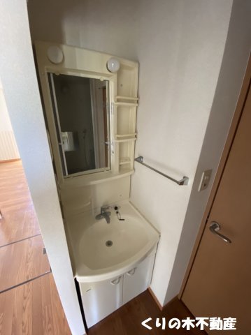 洗面設備　使いやすい洗面所です（同タイプの室内写真です。実物は現況優先