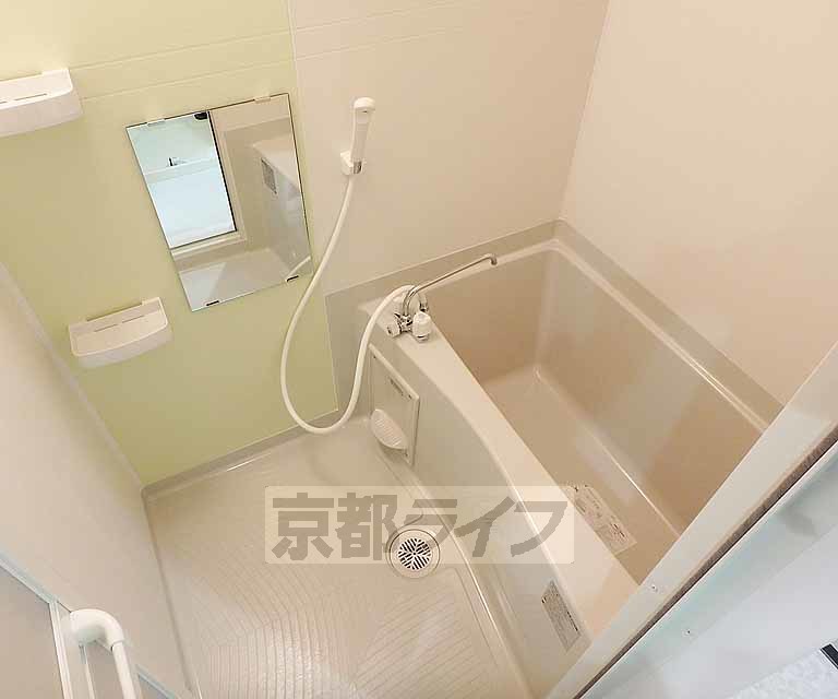 バス・シャワールーム　浴室乾燥機付きバスルーム。