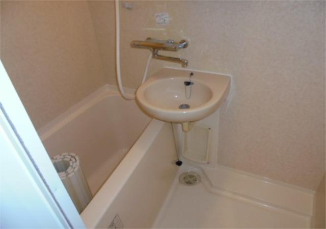 バス・シャワールーム　※別部屋参考写真となります。