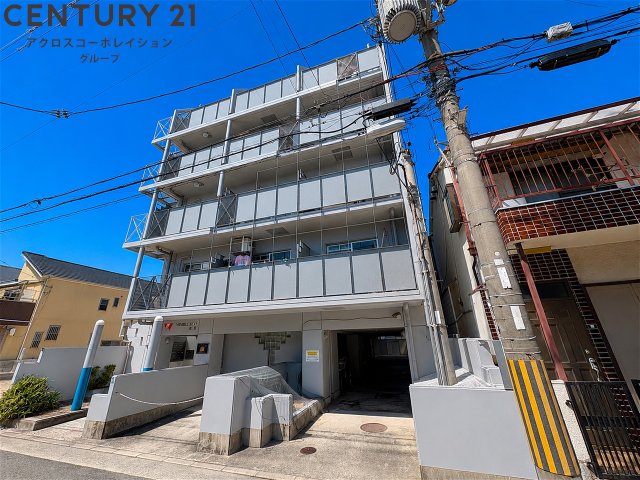 建物外観　オートロックで外部の人間が簡単に出入りできないため安心です。