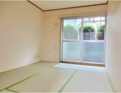 居室・リビング　※同物件、別部屋になります。