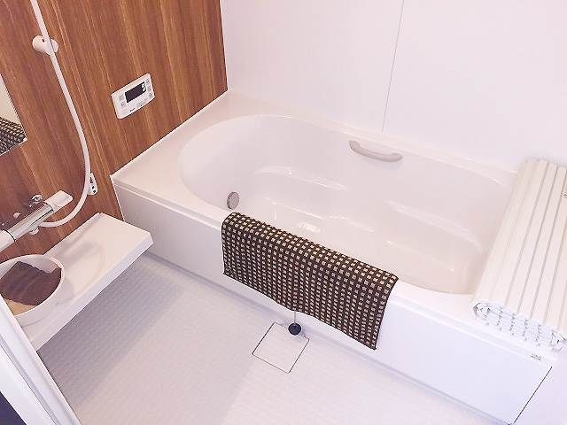 バス・シャワールーム　広い浴槽でリラックスできそうですね