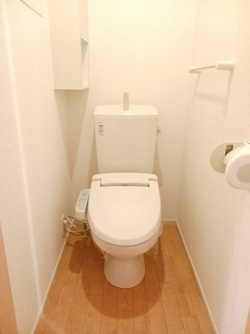 トイレ　清潔感のあるトイレです