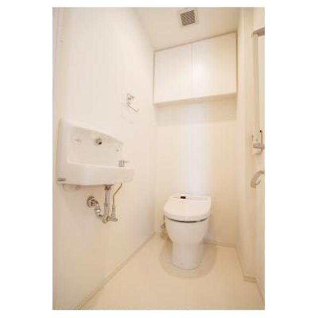 トイレ　※写真は同タイプ住戸です。