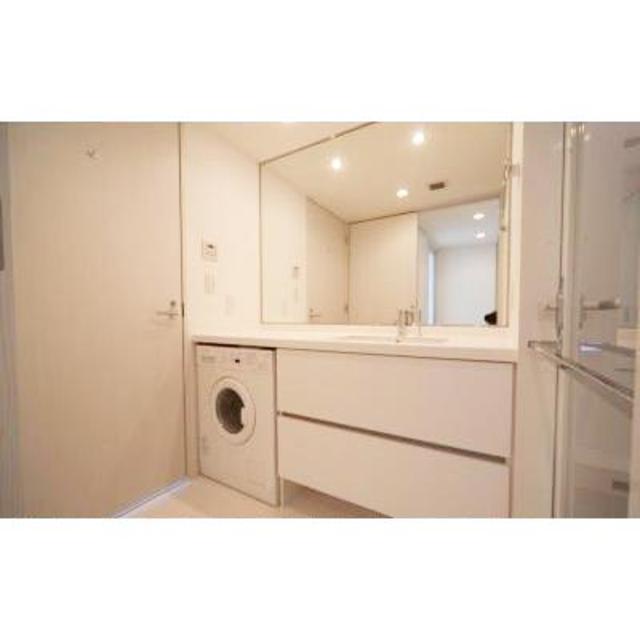 洗面設備　※写真は同タイプ住戸です。